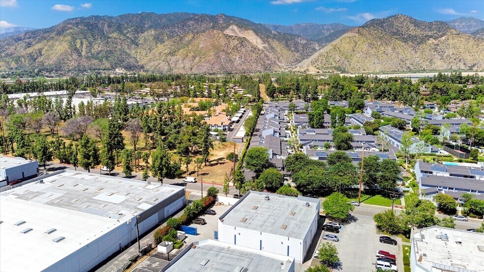 More Photos Of 920 W 10th St, Azusa Warehouse For Sale