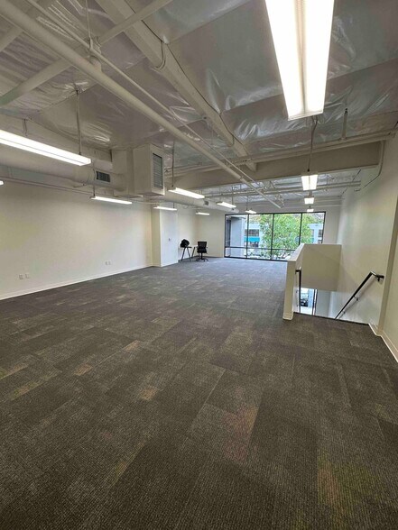 More Photos Of 330 Rancheros Dr, San Marcos Research And Development For Lease