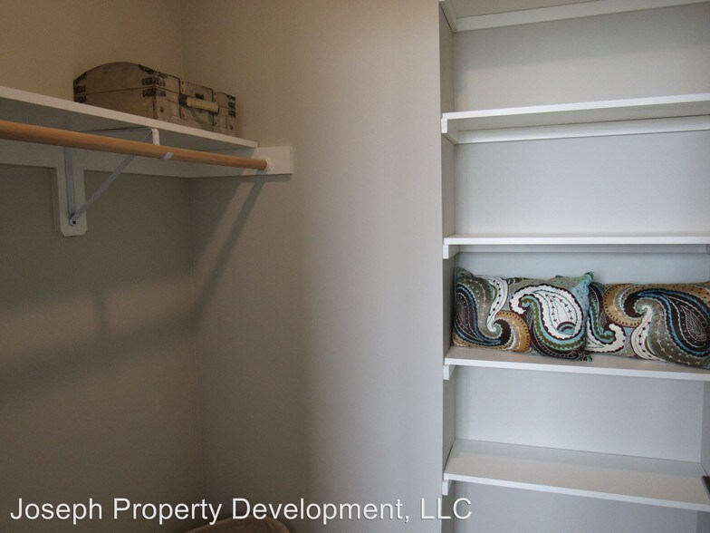 More Photos Of 4175 N Oakland Ave, Shorewood Multifamily For Sale