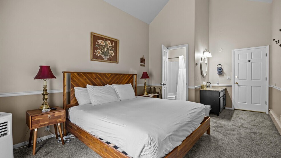 More Photos Of 118 6TH Ave, Ouray Hotel For Sale