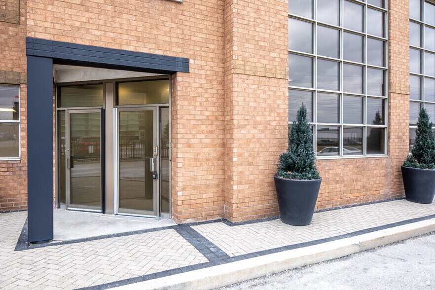 More Photos Of 6415 Northwest Dr, Mississauga Light Distribution For Lease