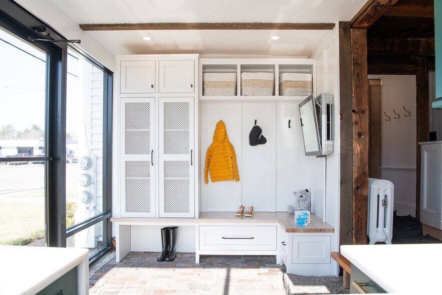 More Photos Of 25 Washington St, Norwell Freestanding For Sale