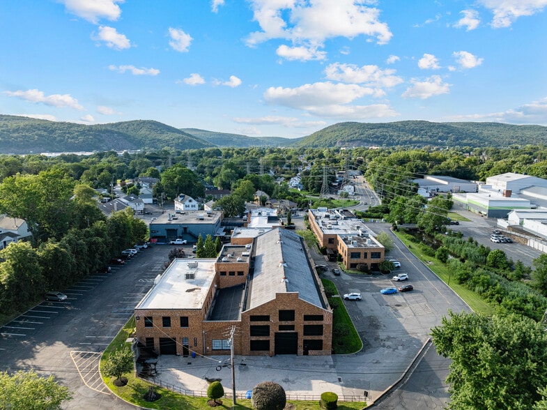 More Photos Of 65 Ramapo Valley Rd, Mahwah Unknown For Lease