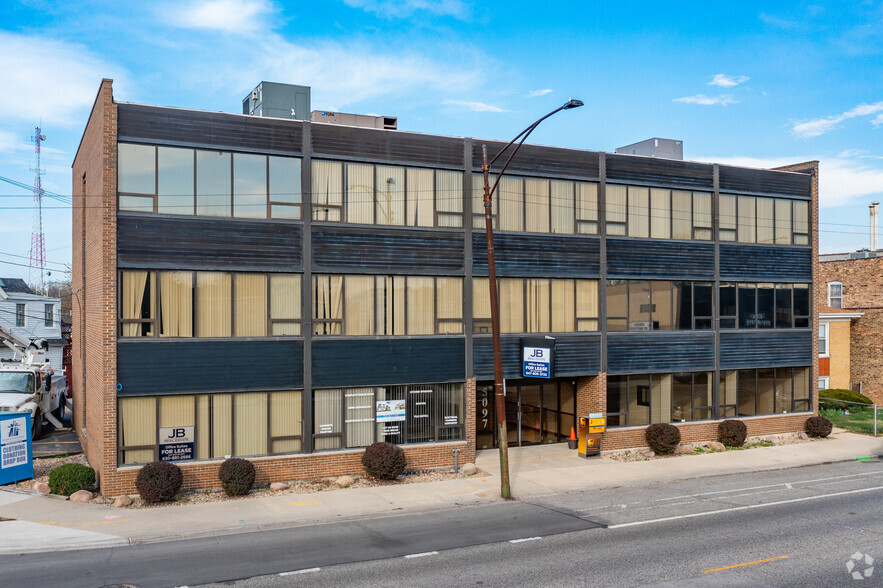 Primary Photo Of 5097 N Elston Ave, Chicago Medical For Lease