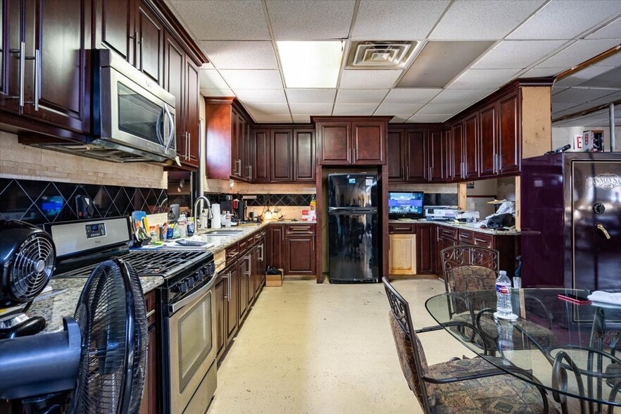 More Photos Of 12969 W Hardy Rd, Houston Warehouse For Sale