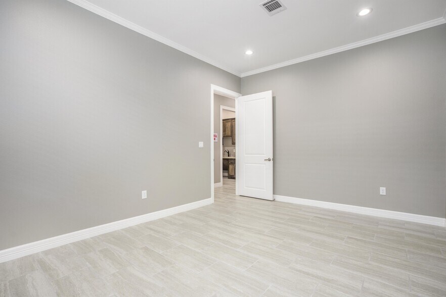 More Photos Of 10401 S Mason Road Building F, Richmond Medical For Sale