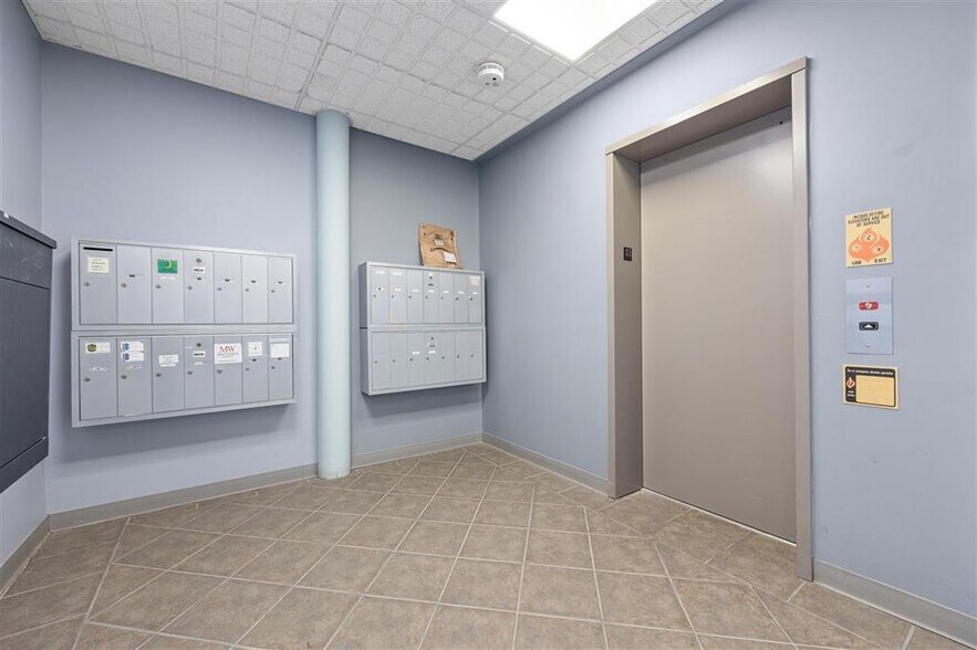 More Photos Of 2000 James St, Coralville Service For Lease