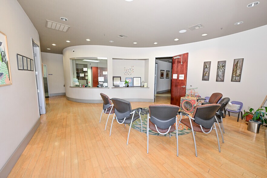 More Photos Of 7055 N Chestnut Ave, Fresno Medical For Sale