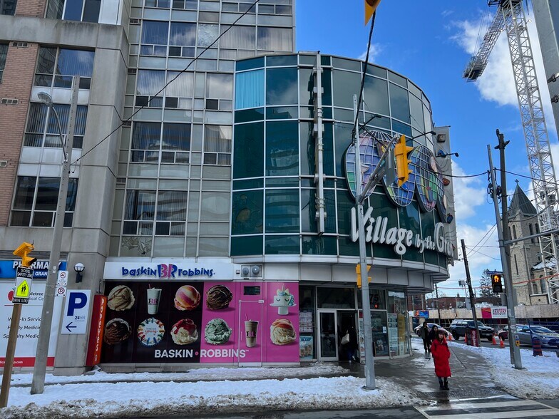 More Photos Of 275 Dundas St W, Toronto Storefront For Lease