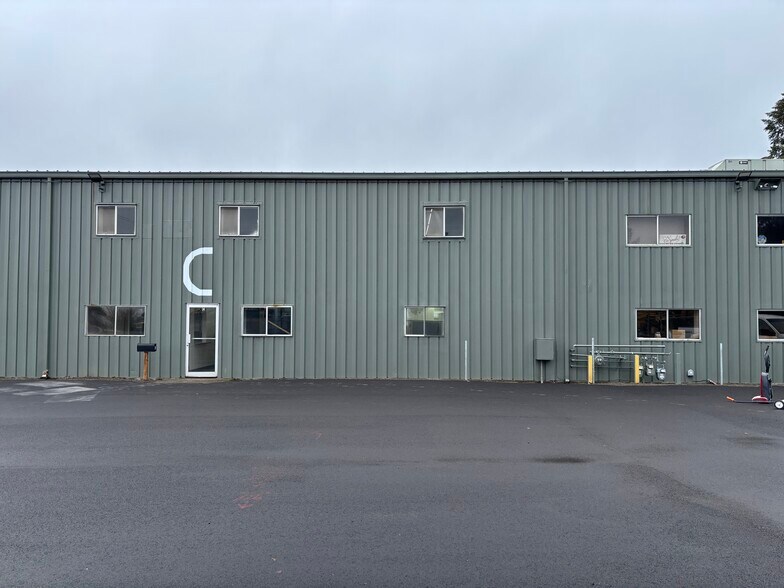 More Photos Of 163 SW Freeman Ave, Hillsboro Warehouse For Lease