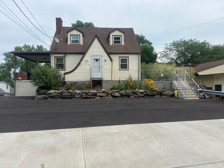 More Photos Of 9140 Perry Hwy, Pittsburgh Office For Sale