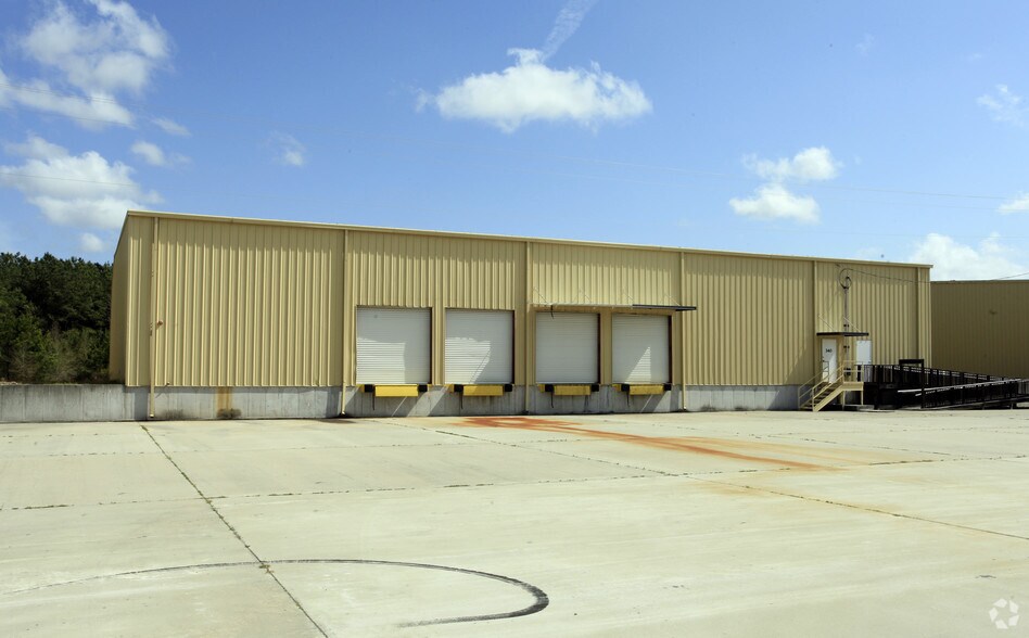 More Photos Of 372 Technology Dr, Walterboro Warehouse For Lease