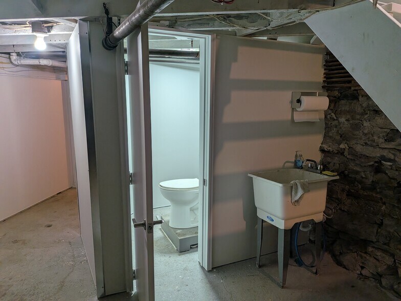 More Photos Of 585 Broadway, Kingston Storefront Retail Office For Lease