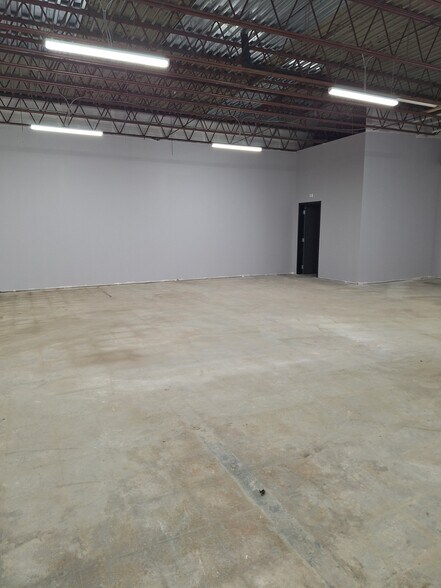 More Photos Of 270 Brewer St, East Hartford Warehouse For Lease