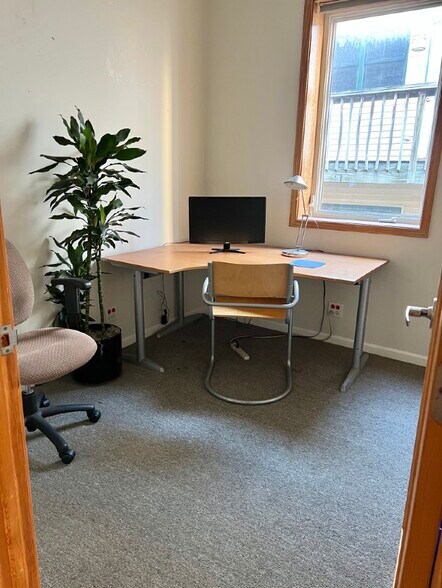 More Photos Of 1407 W Chicago Ave, Chicago Office For Lease