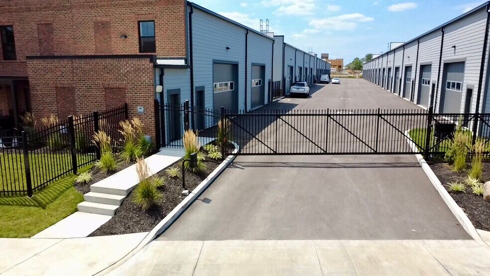 More Photos Of 4477 34th Ave, Cincinnati Self Storage For Lease