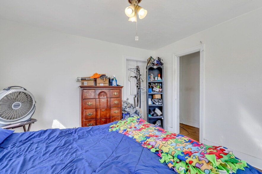 More Photos Of 2203 Skidaway Rd, Savannah Freestanding For Sale