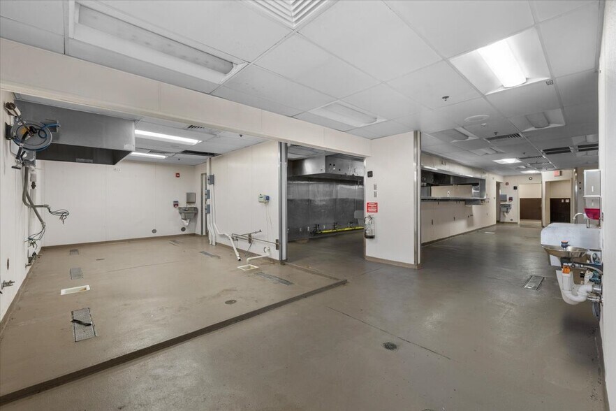 More Photos Of 1445 Center Dr, Medford Restaurant For Lease