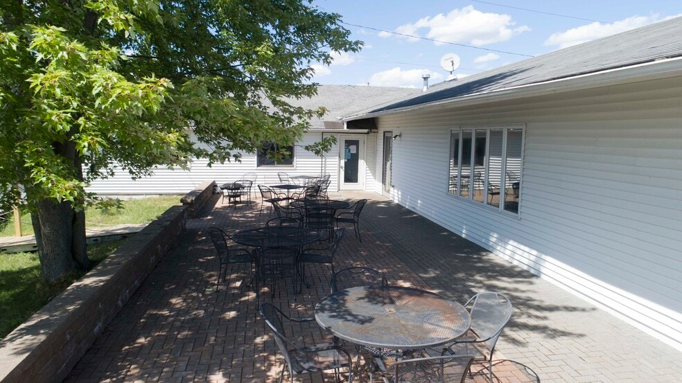 More Photos Of 303 Barrett Ln, Bridgeport Bar For Sale