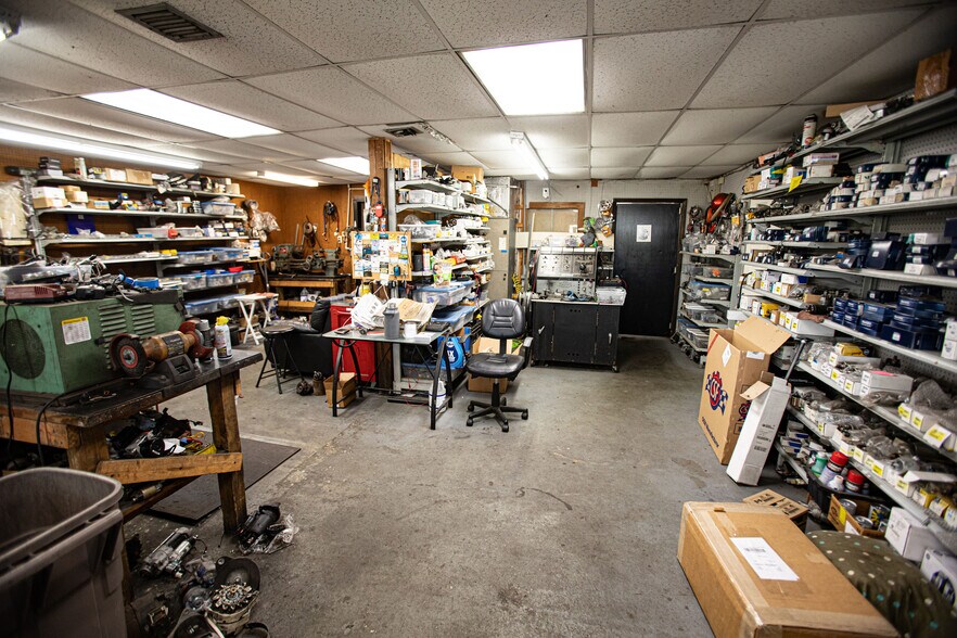 More Photos Of 14825 US Highway 19, Hudson Service For Sale