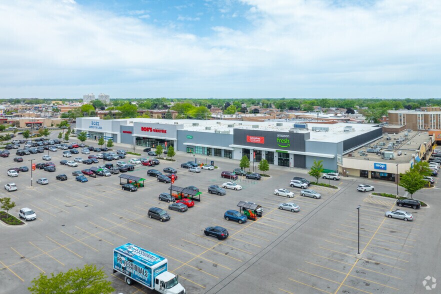 More Photos Of 4211 N Harlem Ave, Norridge Department Store For Lease
