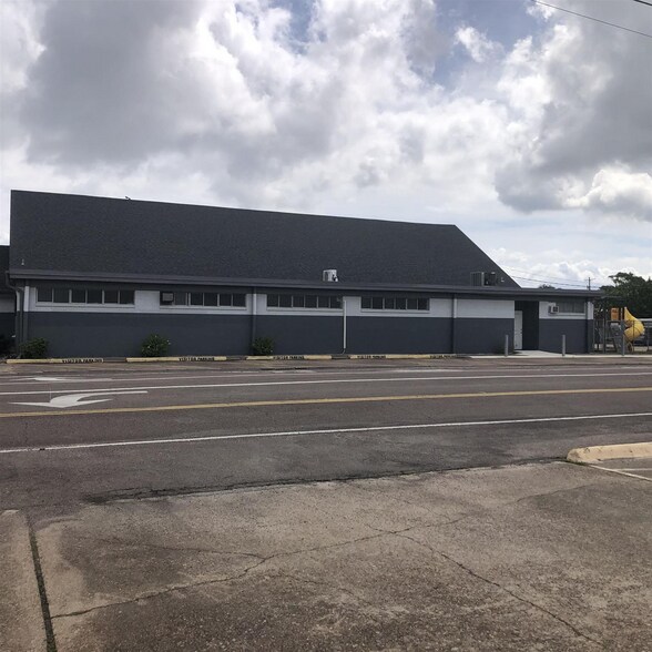 More Photos Of 6200 39th St, Groves Religious Facility For Sale