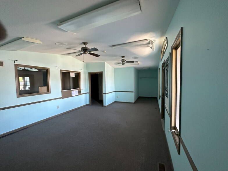 More Photos Of 1317 Dadrian Professional Park, Godfrey Medical For Sale