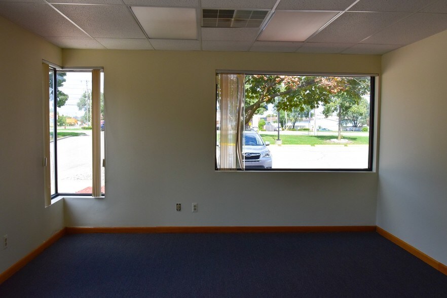 More Photos Of 39319 Plymouth Rd, Livonia Office For Lease
