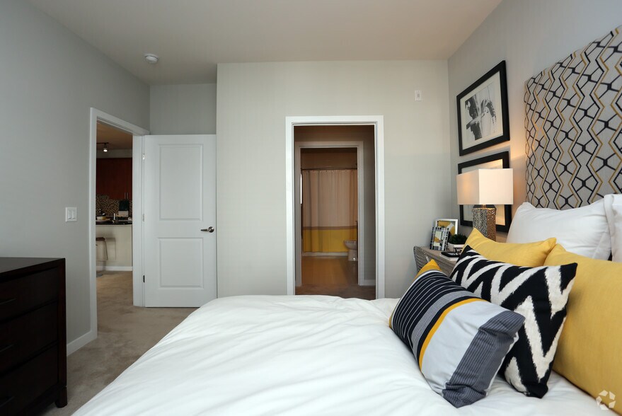 More Photos Of 101 N Wolfe St, Baltimore Apartments For Lease