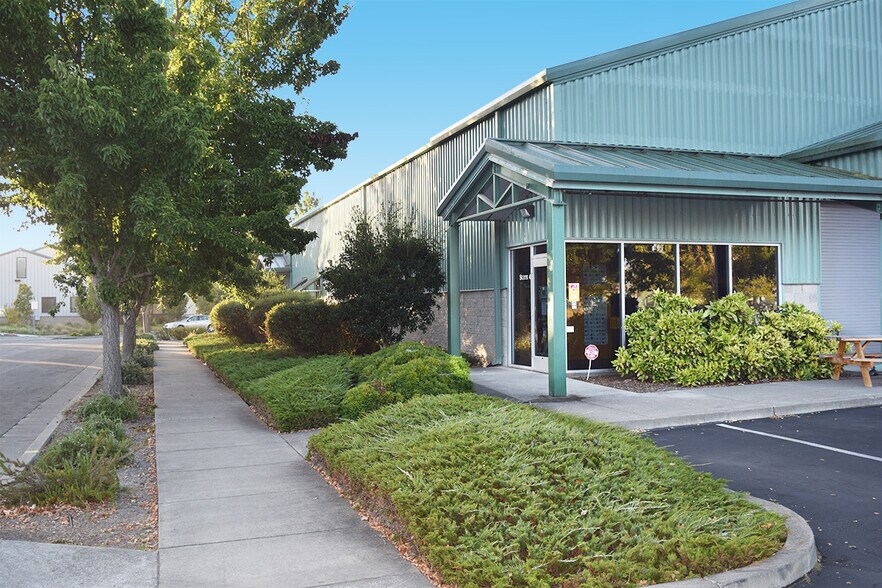 More Photos Of 374 Blodgett St, Cotati Warehouse For Lease