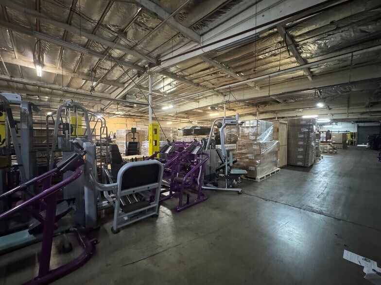 More Photos Of 1050 W Rialto Ave, San Bernardino Warehouse For Lease
