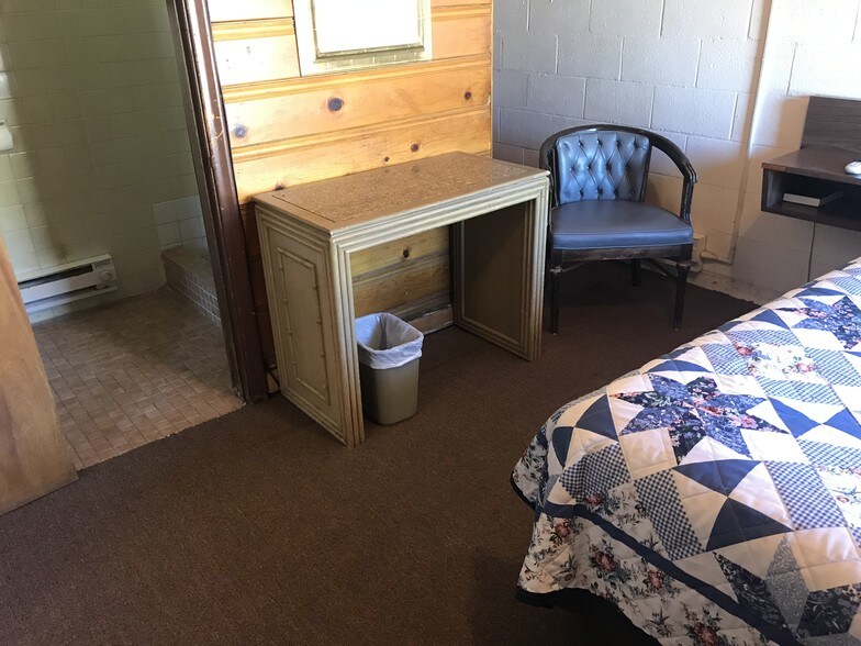 More Photos Of 1301 W Aultman St, Ely Hotel For Sale