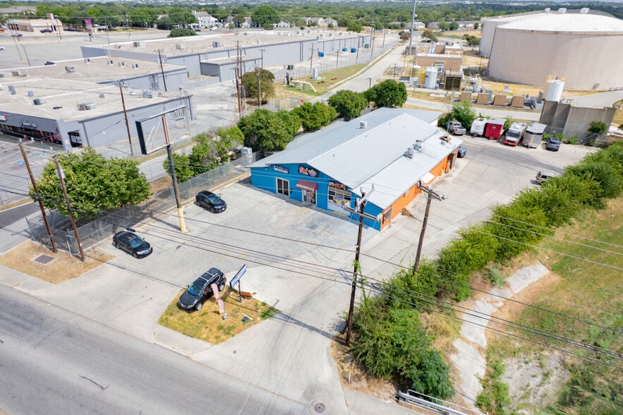 More Photos Of 13860 Nacogdoches Rd, San Antonio Freestanding For Sale