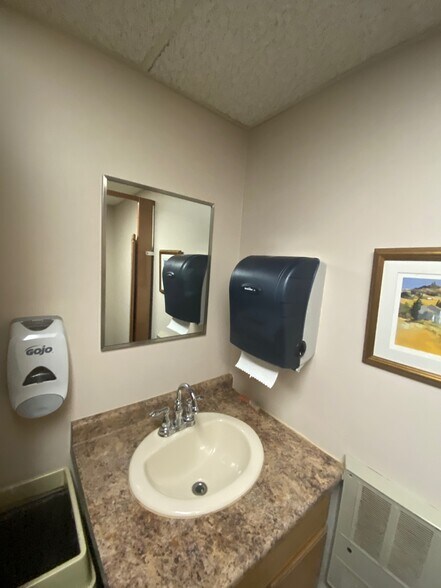 More Photos Of 422 Post Rd, Warwick Medical For Lease