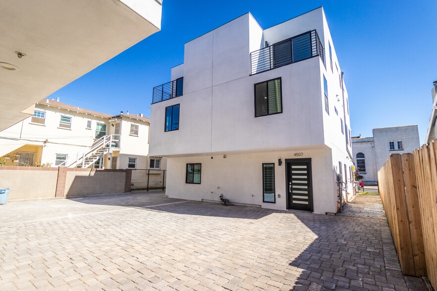 More Photos Of 4505 W 18th St, Los Angeles Multifamily For Sale