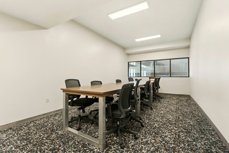 More Photos Of 16555 Midland Dr, Shawnee Hotel For Sale