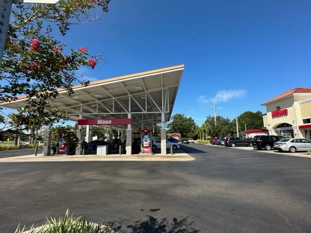 More Photos Of 3601 E Silver Springs Blvd, Ocala Service Station For Sale