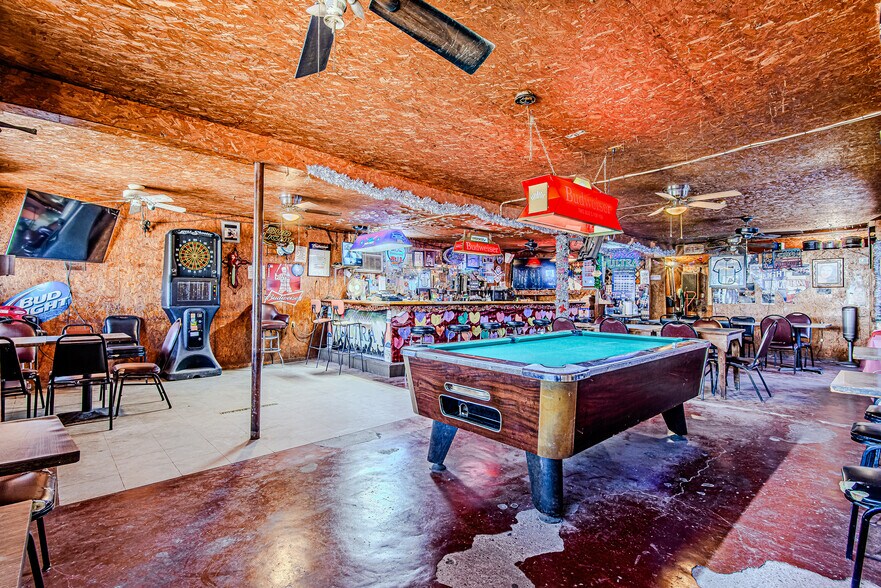 More Photos Of 512 Sodville St, Sinton Sports And Entertainment For Sale