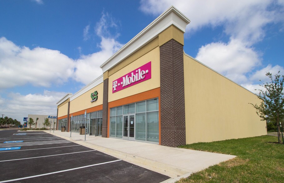 More Photos Of 601 E Trenton Rd, Edinburg General Retail For Lease