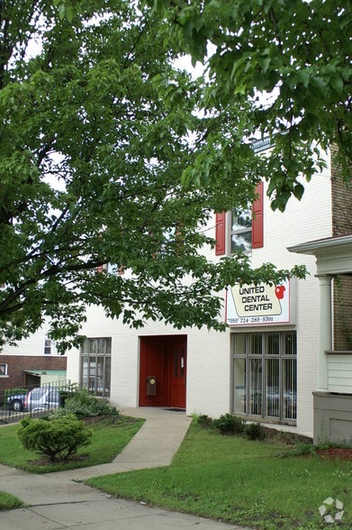 More Photos Of 222 W Cunningham St, Butler Office For Lease