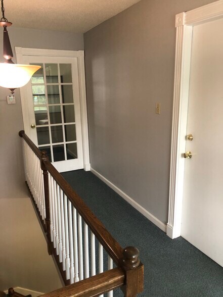 More Photos Of 699 W Woodbine Ave, Kirkwood Office Residential For Lease