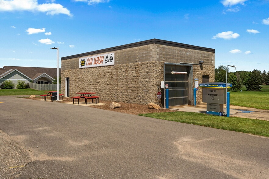 More Photos Of 1400 14th St NW, Austin Service Station For Sale