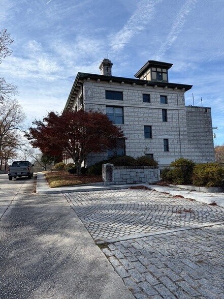More Photos Of 151 Granite Quarry Trl, Mount Airy Office For Lease