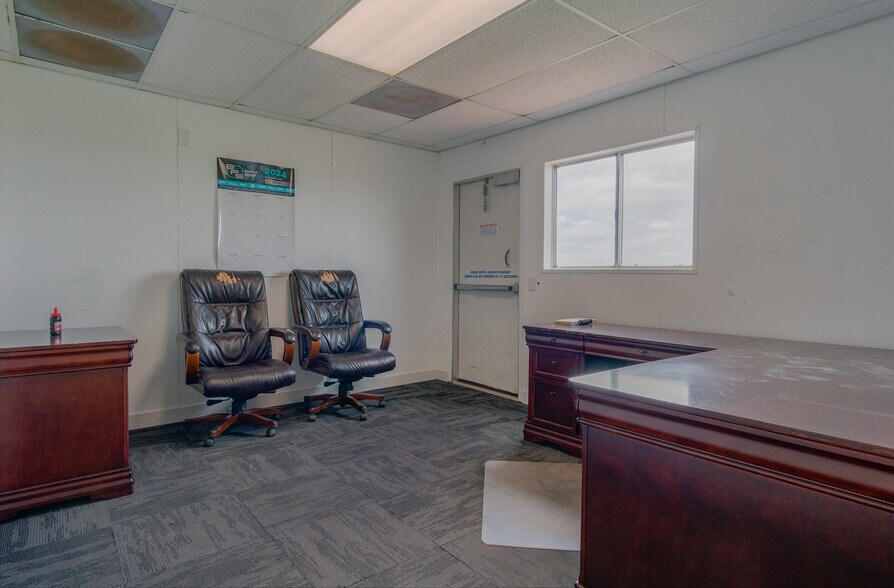 More Photos Of 10911 27J St SW, Dickinson Warehouse For Sale