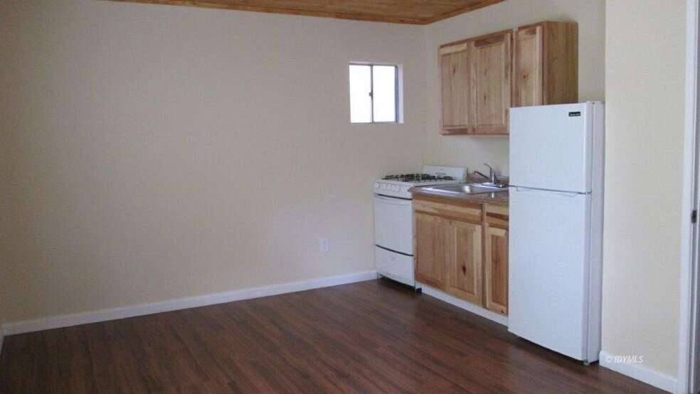 More Photos Of , Idyllwild-Pine Cove Multifamily For Sale