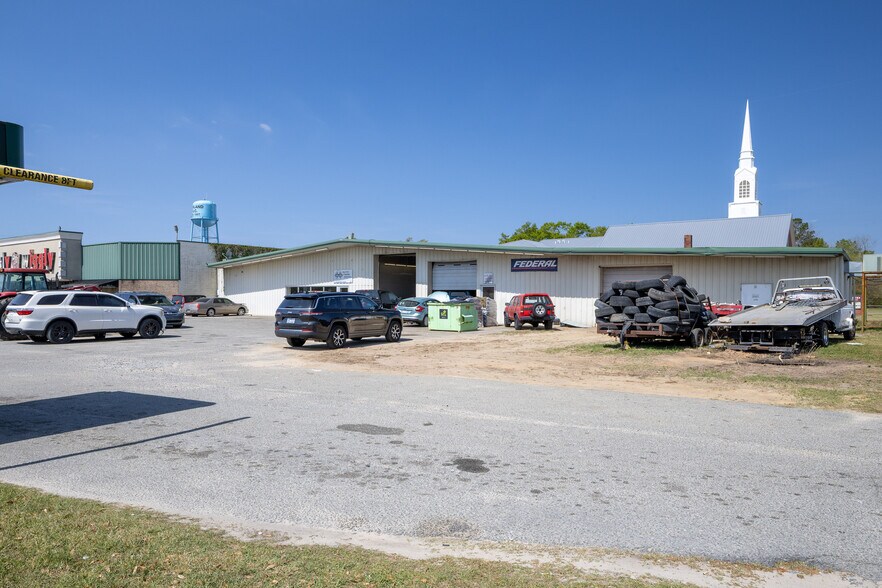 More Photos Of 24 N Ingold Ave, Garland Freestanding For Sale