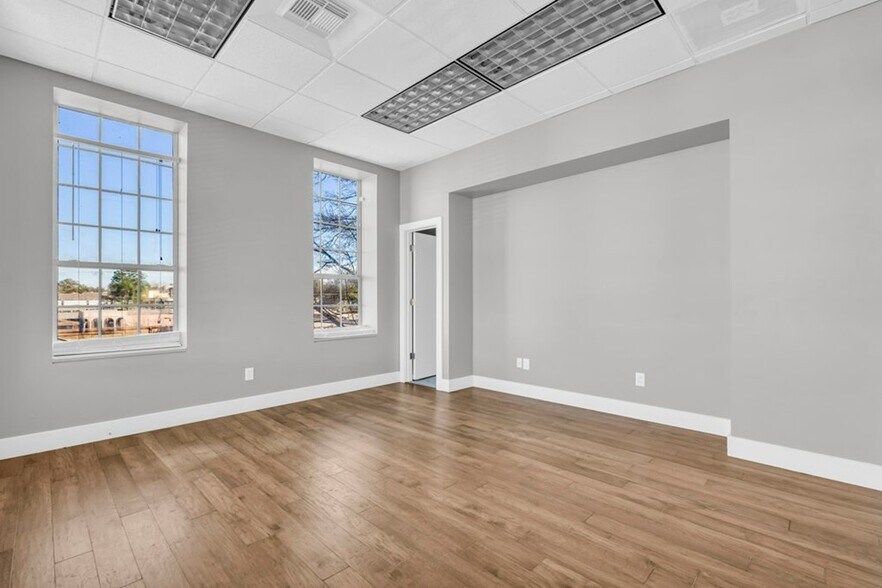 More Photos Of 201 Lafayette St, Starkville Loft Creative Space For Lease