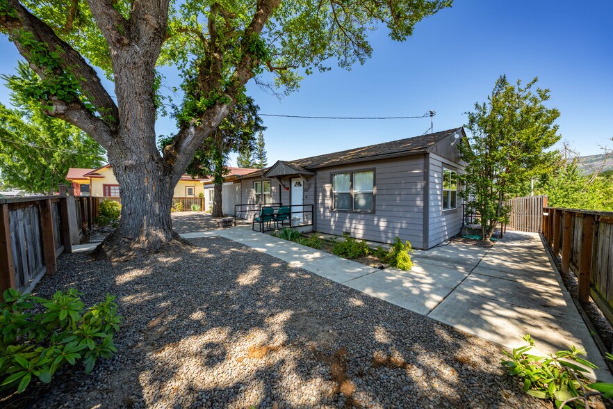 More Photos Of 143 S Main St, Phoenix Office For Sale