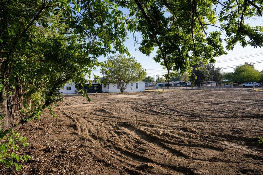 More Photos Of 2505 N State St, Muscoy Flex For Sale