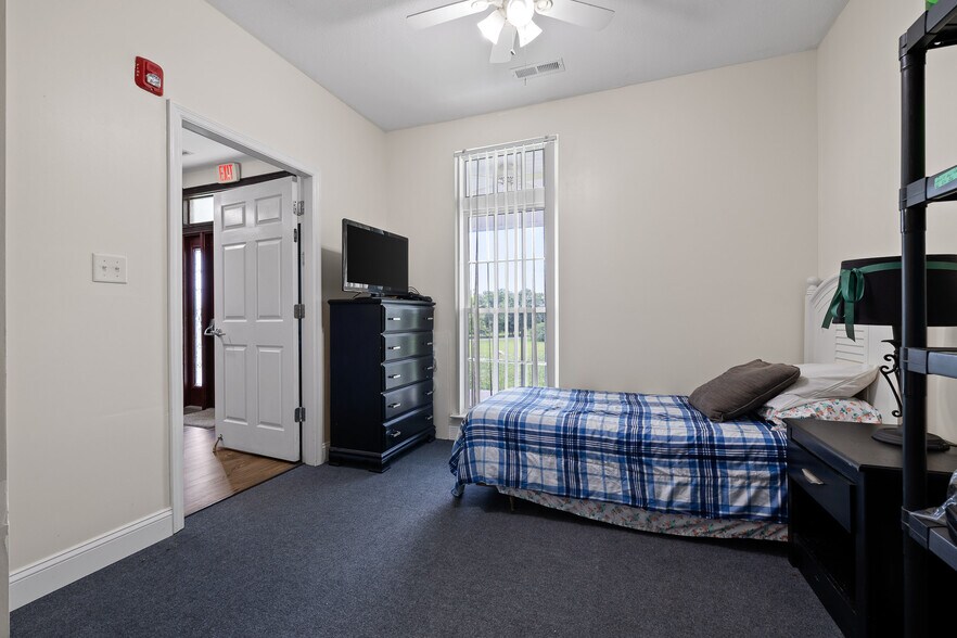 More Photos Of 419 Pin Hook Rd, Spring City Assisted Living For Sale